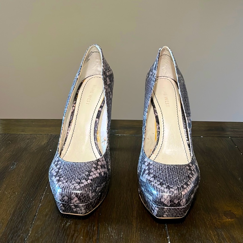 Nine West size 7.5 faux snake skin heels